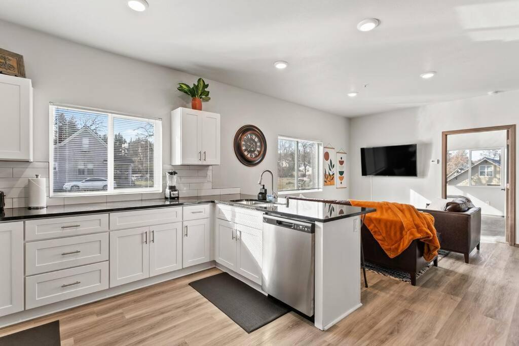Brand New 2 Bed 2 Bath Near Perry District And Dt Apartment Spokane Exterior photo